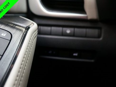 Used 2022 Nissan Rogue SV w/ SV Premium Package image 26