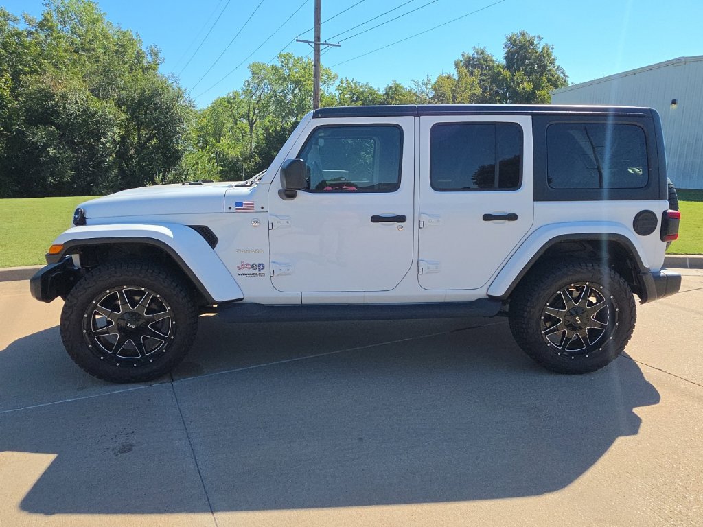 Used 2018 Jeep Wrangler Unlimited Sahara AWD/4WD image 3