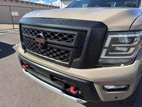Used 2021 Nissan Titan PRO-4X w/ Pro-4x Convenience Package image 9