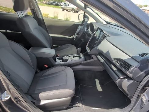 Used 2025 Subaru Crosstrek 2.5i Premium AWD/4WD image 31