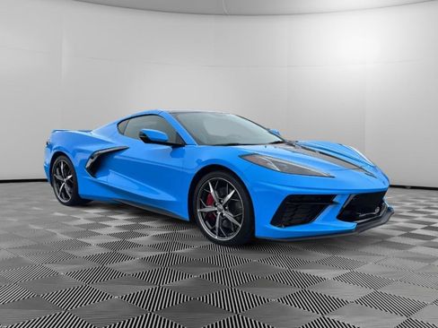 Used 2021 Chevrolet Corvette Stingray Premium Cpe w/ Z51 Performance Package image 2