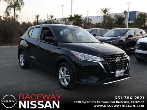 New 2025 Nissan Kicks Play S image 1