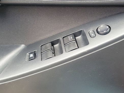 Used 2010 MAZDA MAZDA3 i Touring FWD image 17