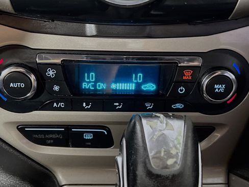 Used 2012 Ford Focus SEL FWD image 25