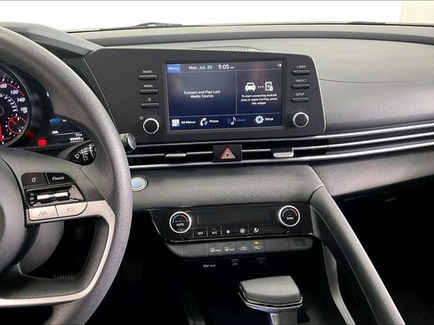 Certified 2021 Hyundai Elantra SEL FWD image 6