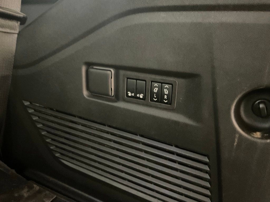Used 2023 GMC Yukon AT4 w/ LPO, Floor Liner Package AWD/4WD image 32