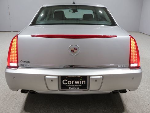 Used 2008 Cadillac DTS FWD image 3