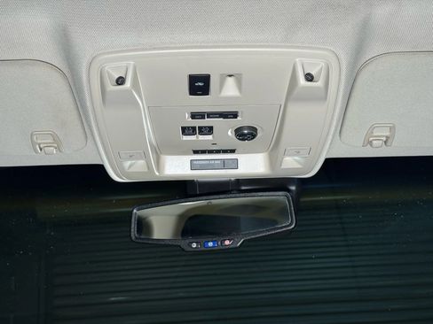 Used 2015 Cadillac Escalade ESV Premium image 30