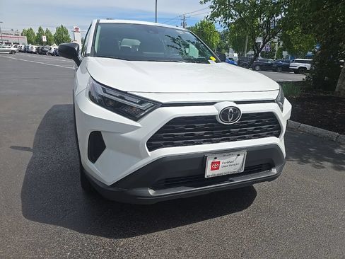 Certified 2023 Toyota RAV4 LE AWD/4WD image 10