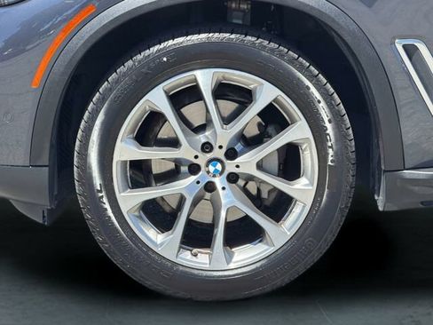 Used 2021 BMW X5 xDrive40i w/ Parking Assistance Package AWD/4WD image 35