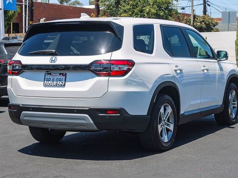 Used 2025 Honda Pilot EX-L image 9