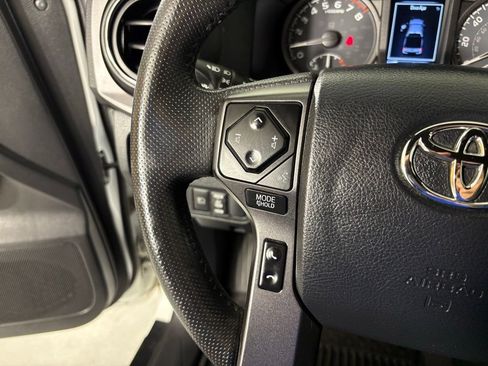 Used 2023 Toyota Tacoma TRD Off-Road AWD/4WD image 18