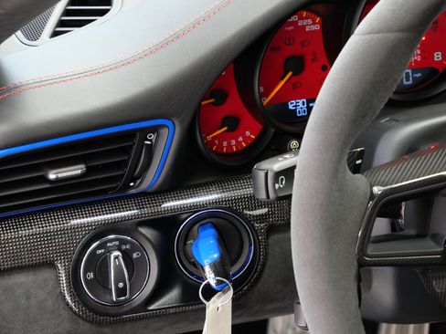 Used 2019 Porsche 911 GT2 RS RWD image 29