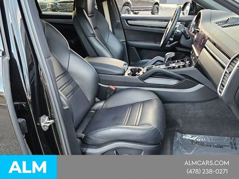 Used 2023 Porsche Cayenne Platinum Edition AWD/4WD image 18