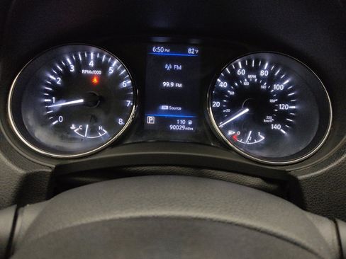 Used 2018 Nissan Rogue S AWD/4WD image 23