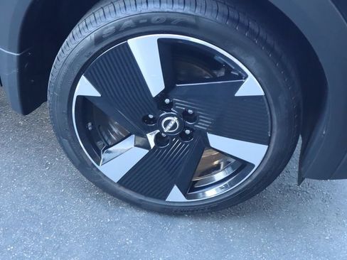 Used 2025 Nissan Kicks SR FWD image 13