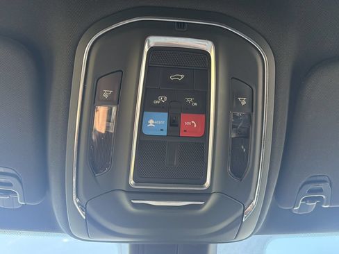 Used 2024 Jeep Wagoneer Series II w/ Flexible Seating Group RWD image 31