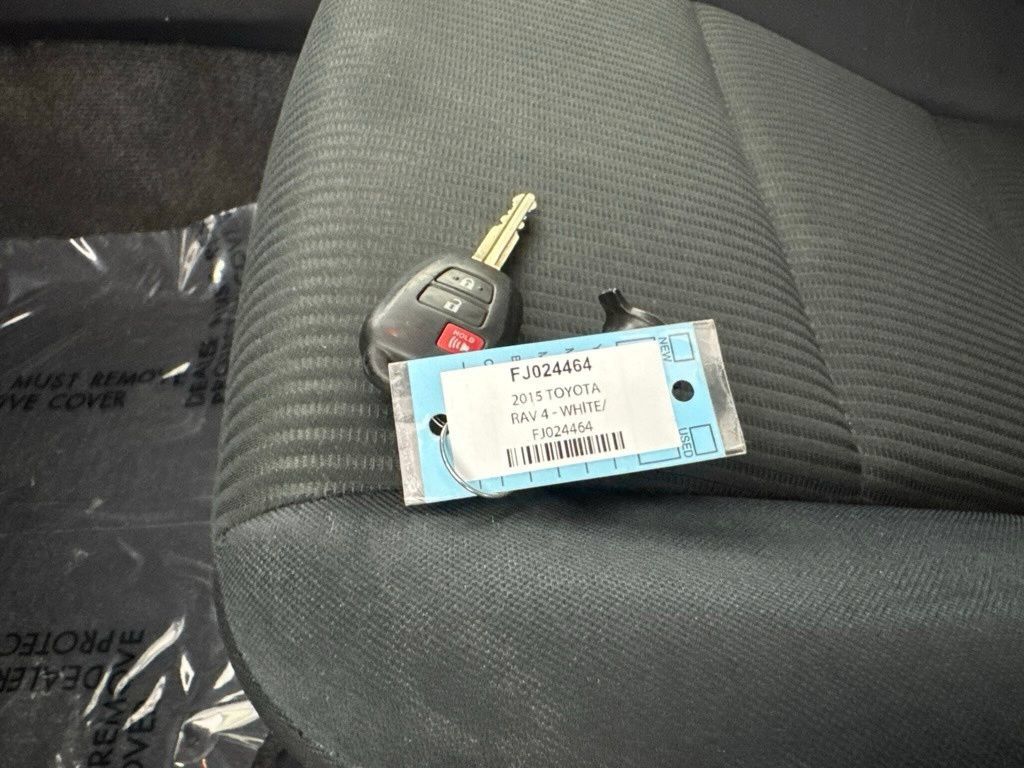 Used 2015 Toyota RAV4 LE AWD/4WD image 31