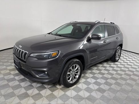 Used 2019 Jeep Cherokee Latitude Plus w/ Comfort/Convenience Group AWD/4WD image 9