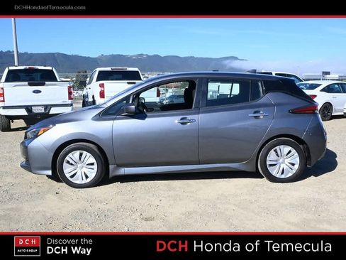 Used 2025 Nissan Leaf S image 4