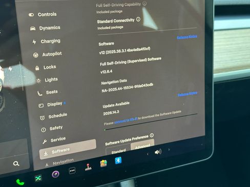 Used 2022 Tesla Model 3 Long Range AWD/4WD image 32