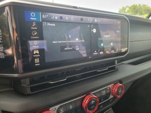 Used 2025 Jeep Gladiator Sport AWD/4WD image 21