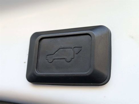 Used 2019 Toyota RAV4 XLE w/ Convenience Package image 14