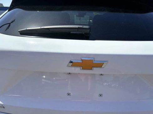 Used 2025 Chevrolet Trax LT FWD image 18