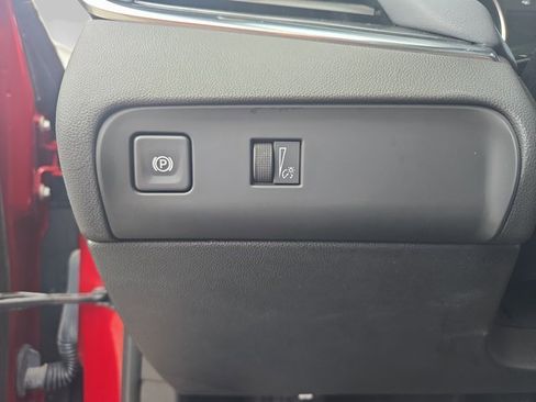 Used 2023 Buick Enclave Essence image 30