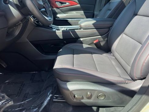 Used 2026 Chevrolet Traverse Z71 w/ Driver Confidence Package AWD/4WD image 5