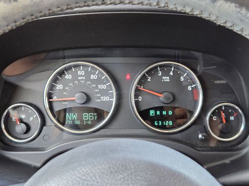 Used 2011 Jeep Patriot Latitude w/ Sun/Sound Group AWD/4WD image 23