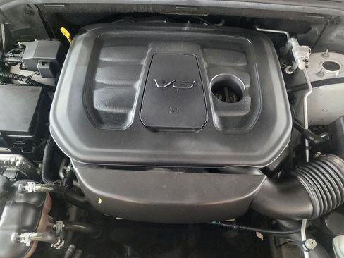 Used 2020 Jeep Grand Cherokee Laredo image 30