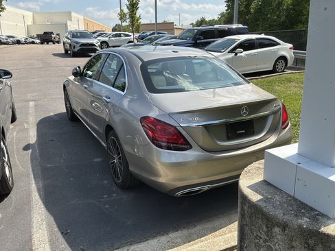 Used 2019 Mercedes-Benz C 300 4MATIC Sedan image 44