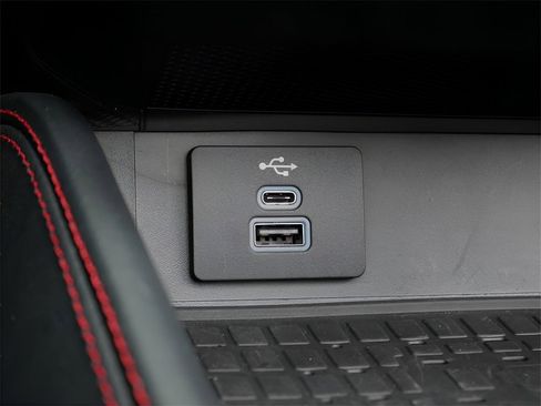 Used 2024 Ford Mustang GT Premium image 25