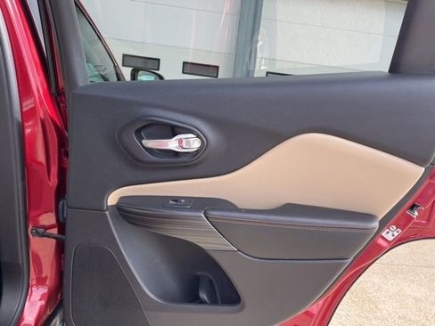 Used 2016 Jeep Cherokee Limited w/ Luxury Group image 20