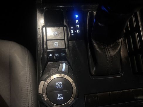 Used 2024 Toyota Tacoma SR5 AWD/4WD image 22