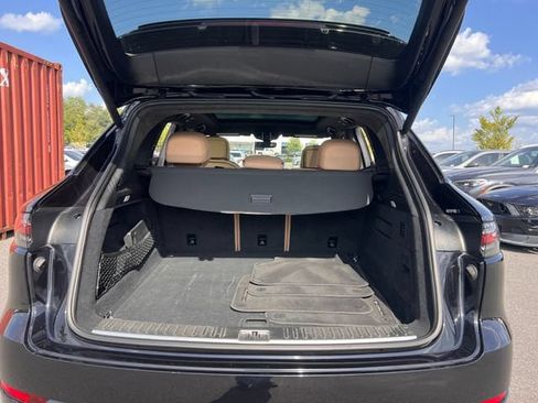 Used 2019 Porsche Cayenne Turbo AWD/4WD image 34