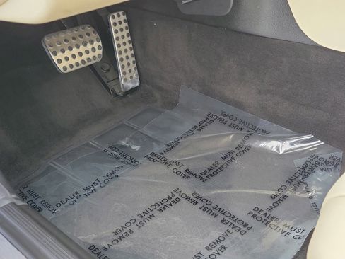 Used 2005 Chrysler Crossfire Limited RWD image 15