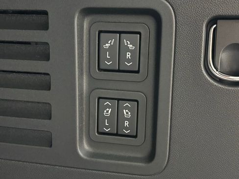 New 2026 Buick Enclave Preferred w/ Power Package image 17