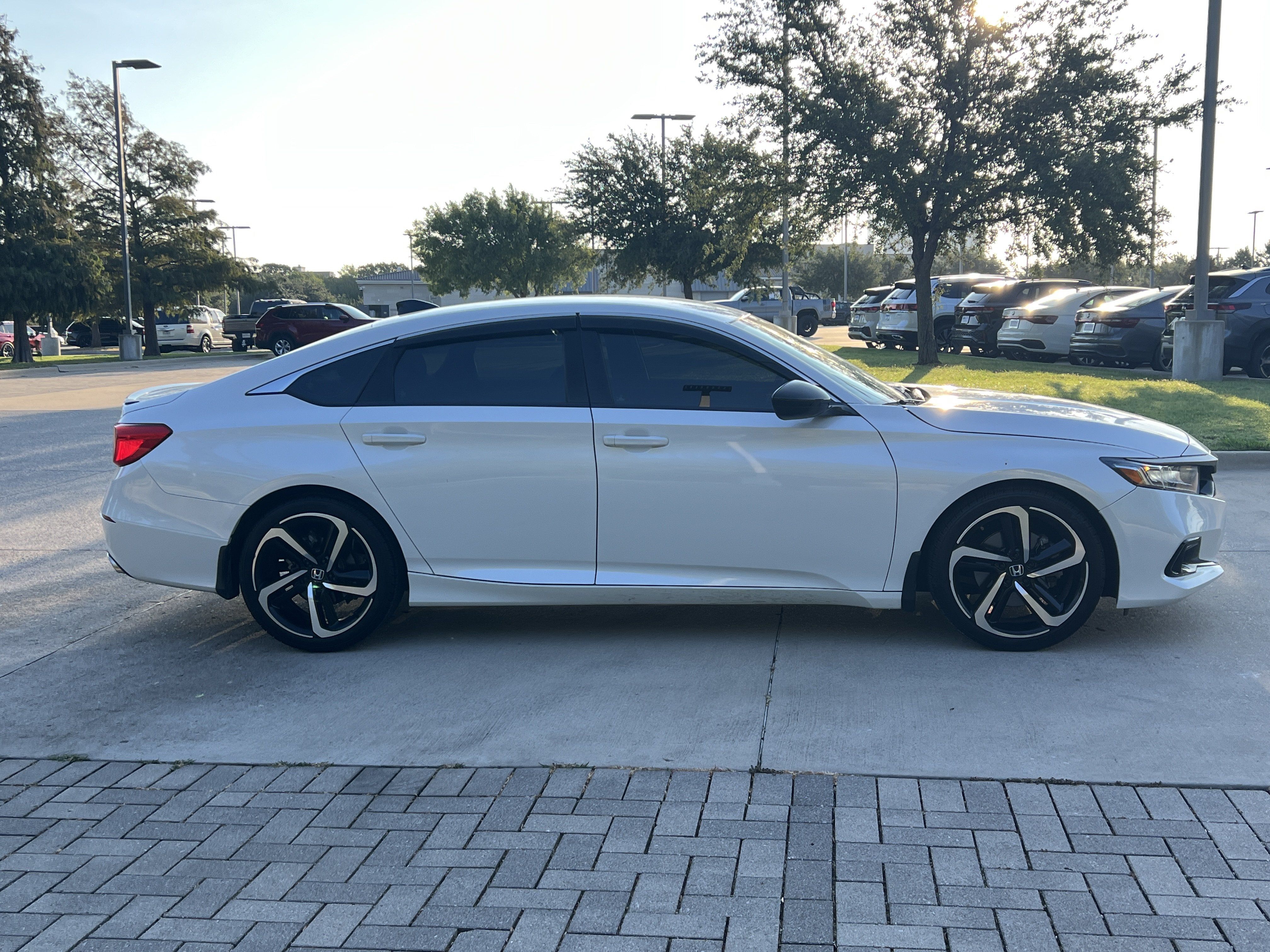 Used 2022 Honda Accord Sport image 10