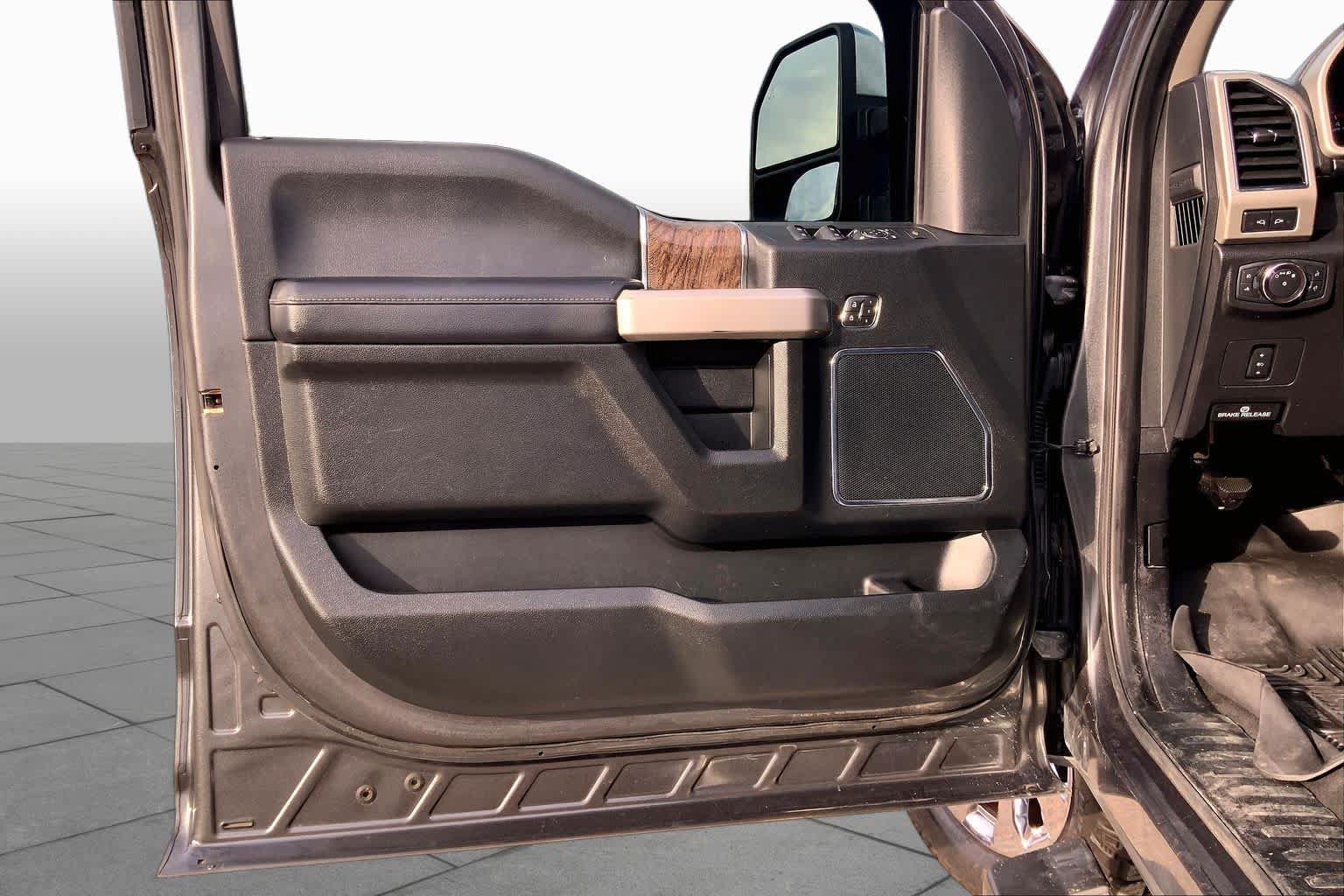 Used 2019 Ford F250 Lariat w/ Chrome Package AWD/4WD image 20