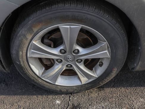 Used 2016 Hyundai Elantra Value Edition image 11