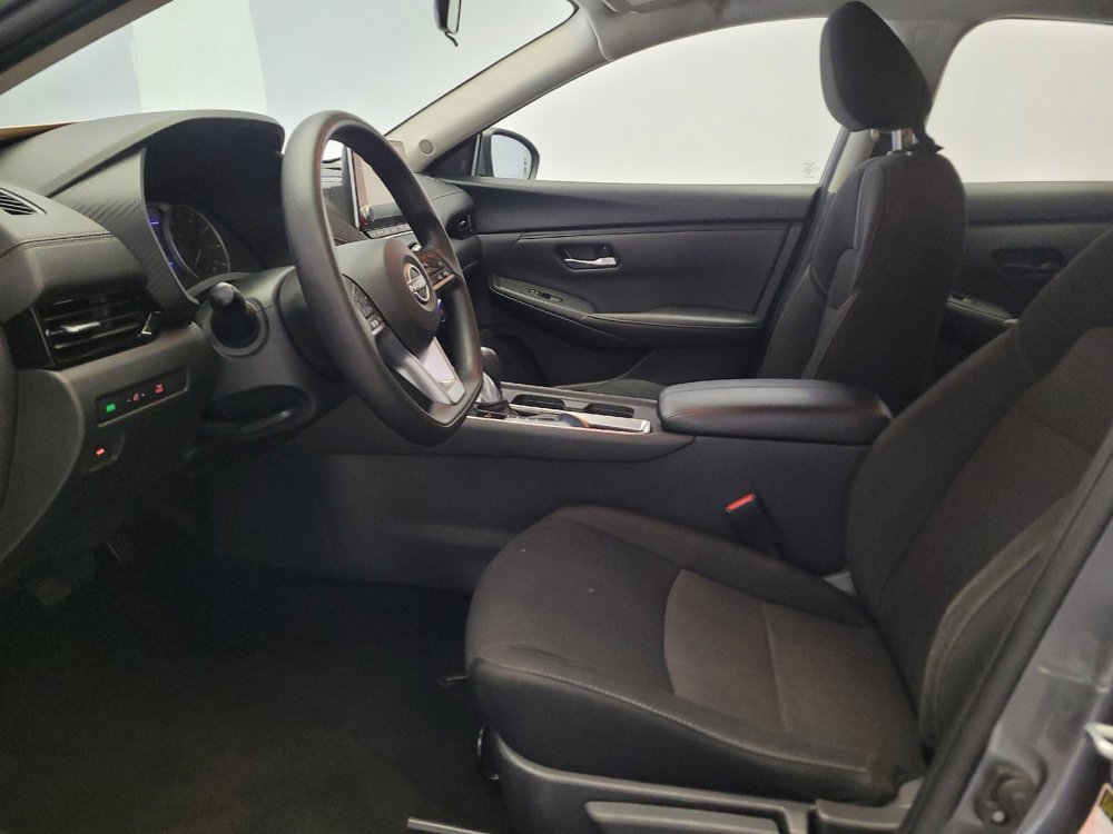 Used 2025 Nissan Sentra SV FWD image 17