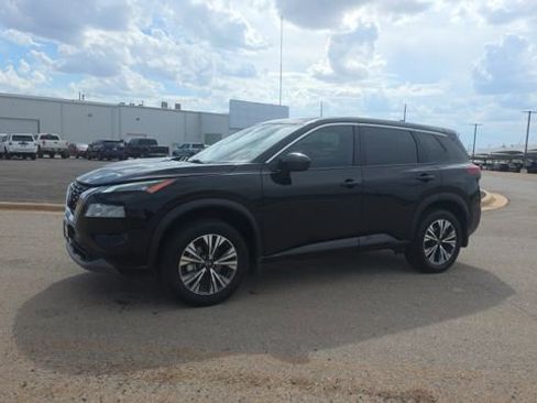 Used 2023 Nissan Rogue SV FWD image 2