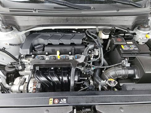 Used 2025 Hyundai Venue SEL FWD image 23