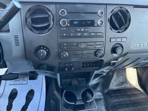 Used 2016 Ford F250 XL w/ Power Equipment Group AWD/4WD image 22