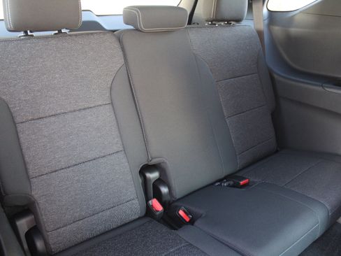 New 2026 Chevrolet Traverse LT image 17