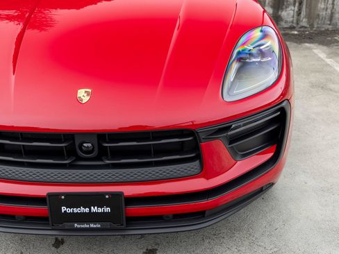 Certified 2026 Porsche Macan AWD/4WD image 17