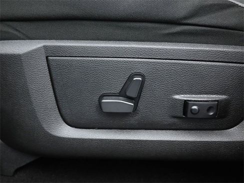 Used 2023 RAM 1500 Classic SLT w/ Protection Group image 11