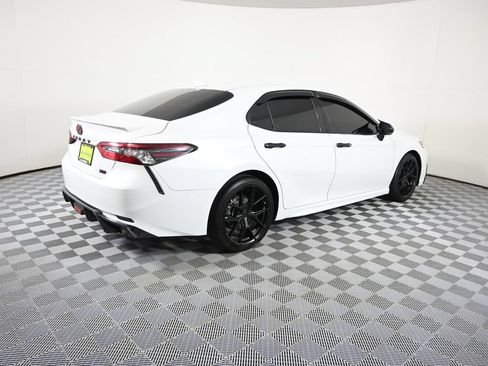 Used 2022 Toyota Camry XSE FWD image 6